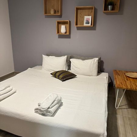 Isalos Suites Néa Péramos エクステリア 写真