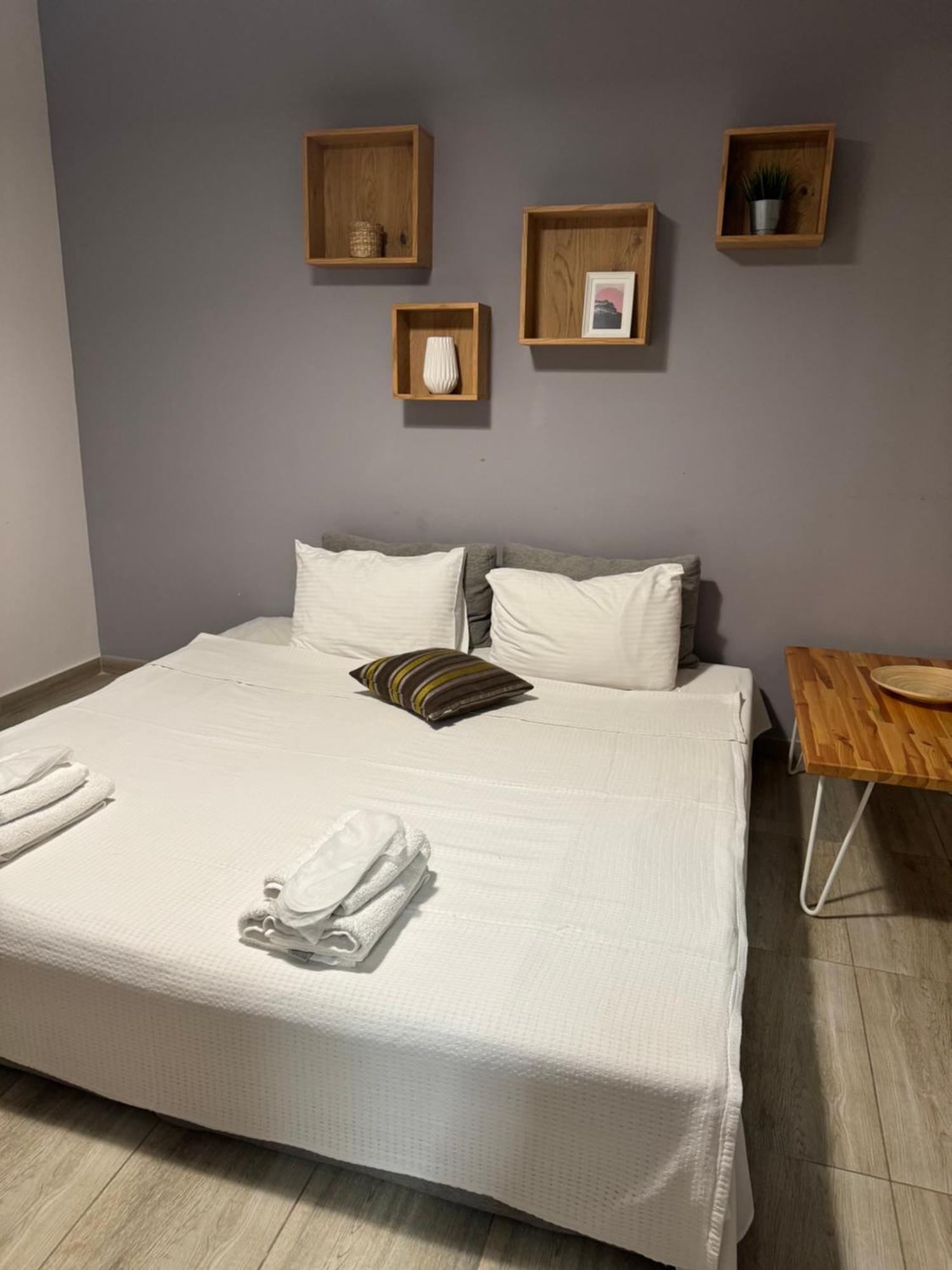 Isalos Suites Néa Péramos エクステリア 写真